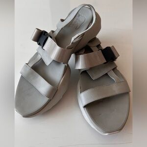 Sorel Kinetic Impact sling back sandal size 8 in gray